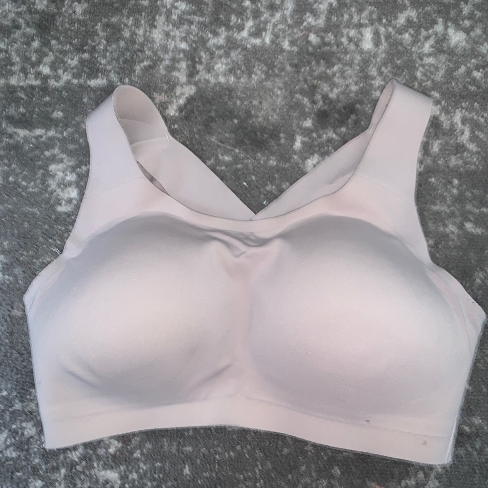 Lululemon bra // size 36DD // tanish grey color